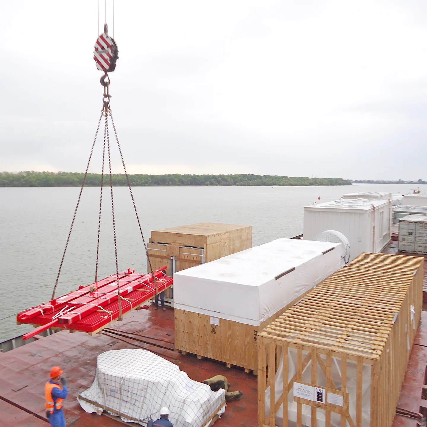 Project cargo being loaded onto a vessel